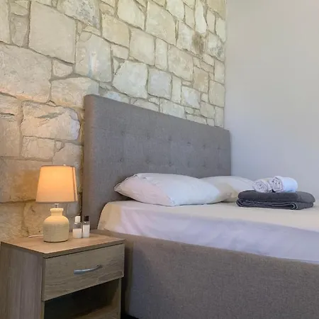 Cosmema Stone House With Amazing Mountain View Διαμέρισμα