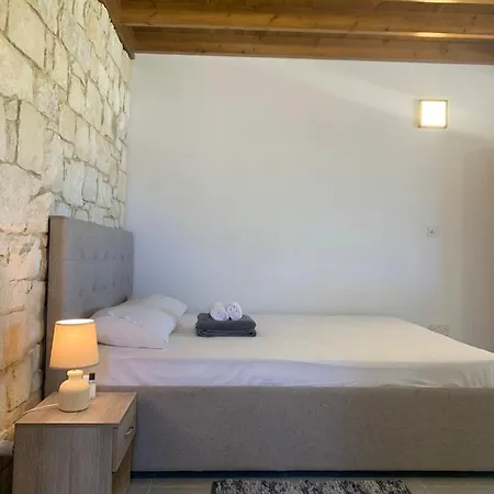 Lejlighed Cosmema Stone House With Amazing Mountain View *